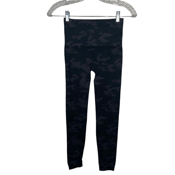 NWT Spanx Woman Pants Size XS ! - Picture 2 of 4